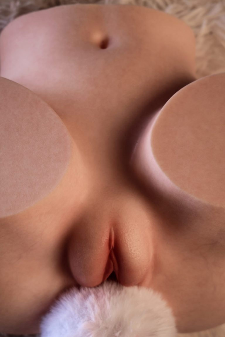Lucy-Silicone-Realistic-Pussy-Sex-Doll-Bubble-Butt-13-scaled.jpg