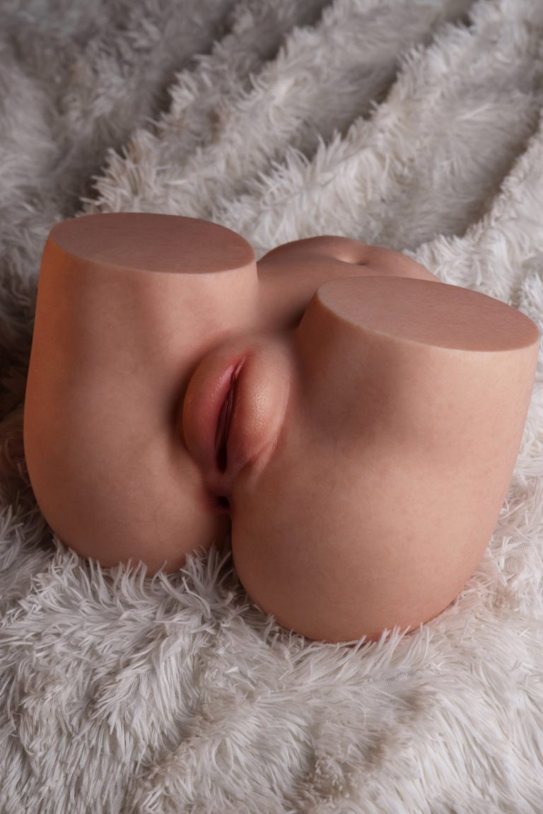 Lucy-Silicone-Realistic-Pussy-Sex-Doll-Bubble-Butt-31-scaled.jpg