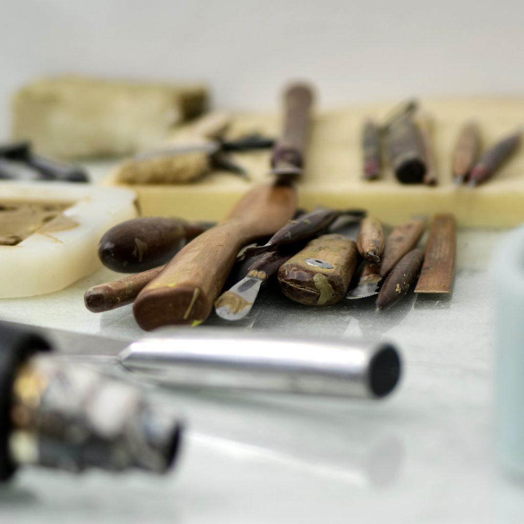 erovenus-about-us-alfred-chan-sculpture-tool.jpg